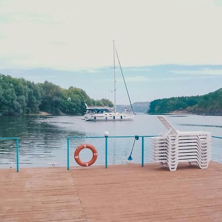 Hotel Yacht Club Mayak Dnistrivka 외부 사진