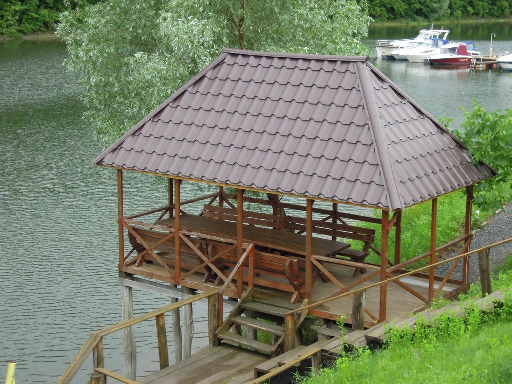 Hotel Yacht Club Mayak Dnistrivka 객실 사진