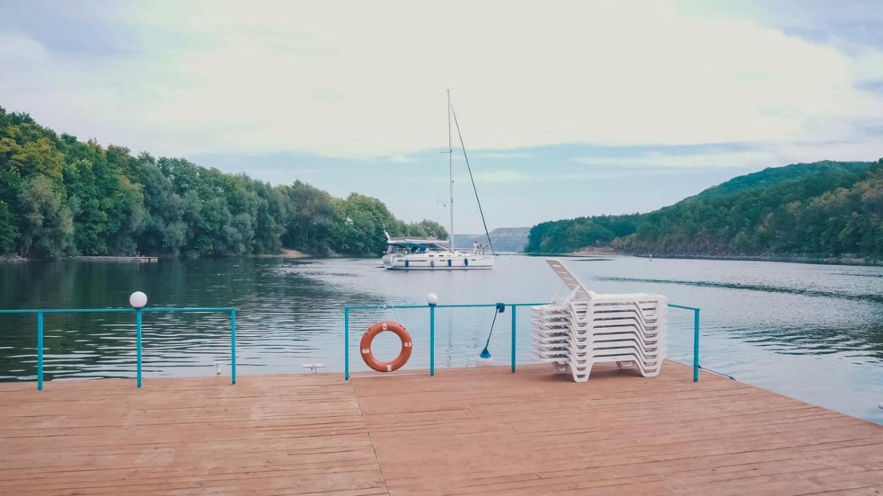 Hotel Yacht Club Mayak Dnistrivka 외부 사진